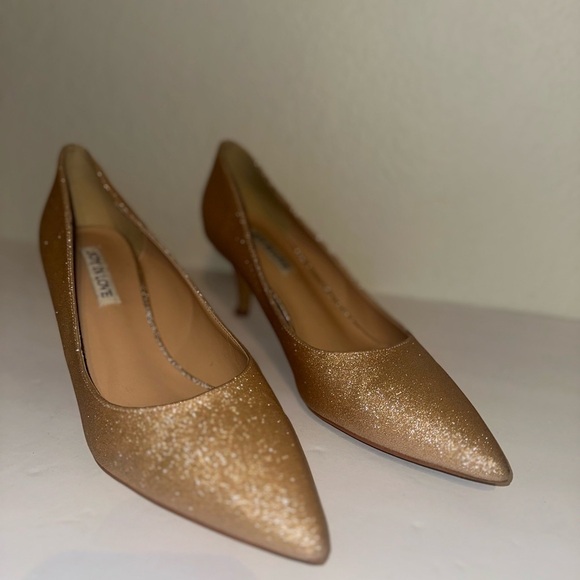 JOY IN LOVE | Low Pointy Toe Kitten Heel in Gold size 9.5 - Picture 8 of 8